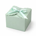Boîte cadeau 20 x 20 x 15 cm en carton vert menthe avec ruban en satin style festif